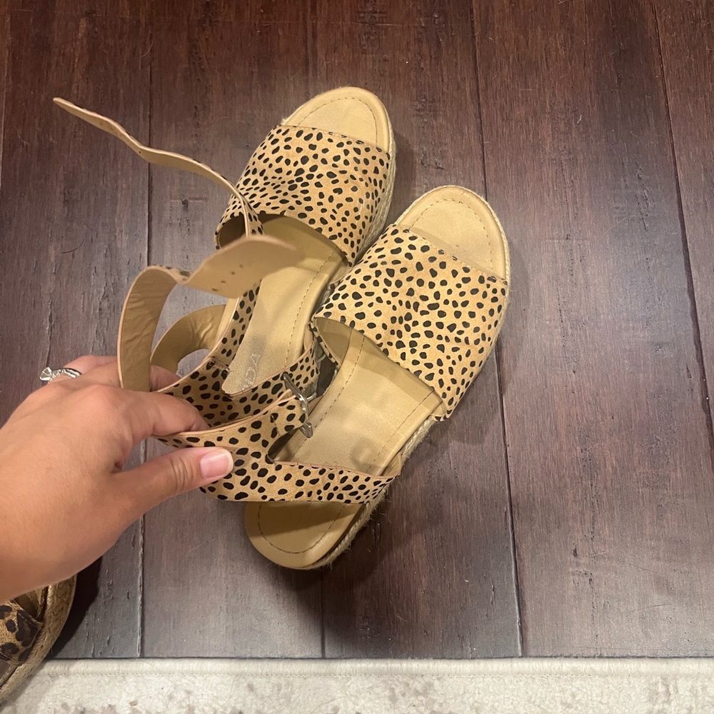 Soda Tan Leopard Print Platform Sandals